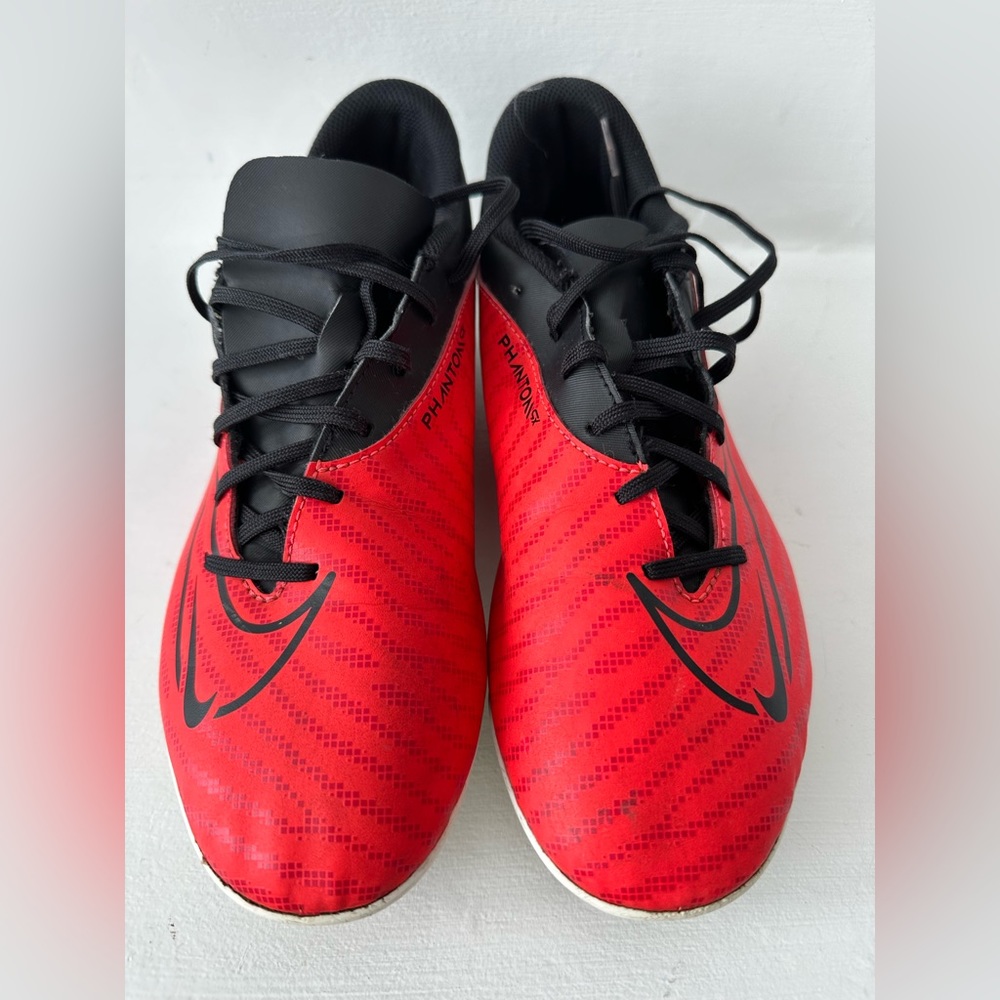 Nike men’s size 9 Phantom Gx Academy lace up red/orange soccer cleats